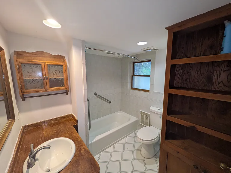 51 Gilbert St #2 — Photo 5