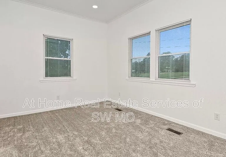 760 S Main Ave — Photo 6