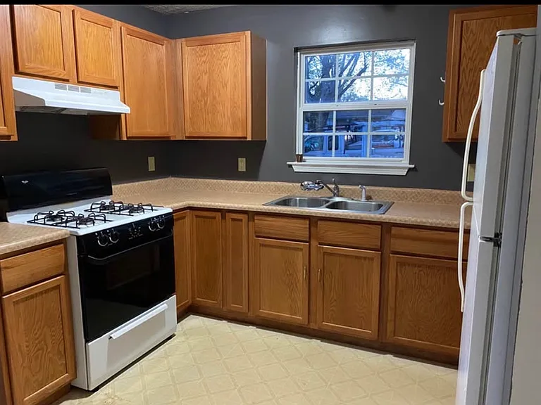 2511 S Million Dr — Photo 3