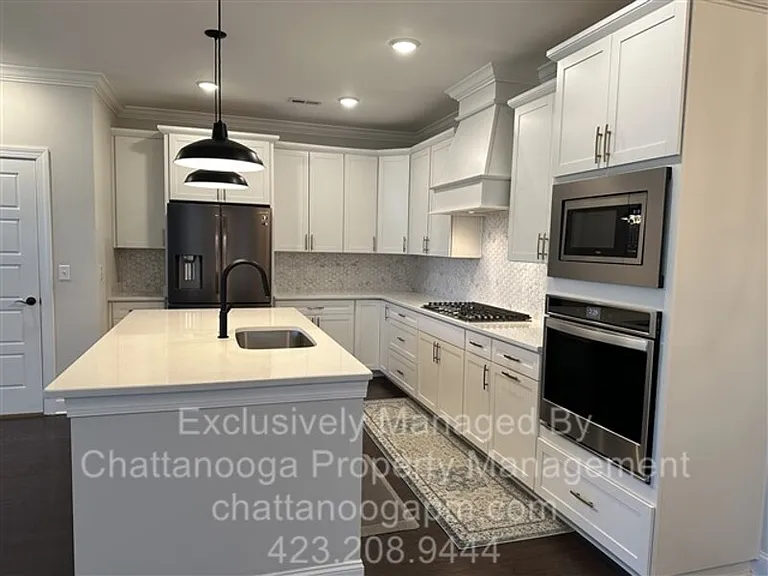 1526 Bowtie Rd — Photo 7