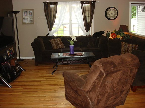 4th image of 2113 Fox Hill Ln