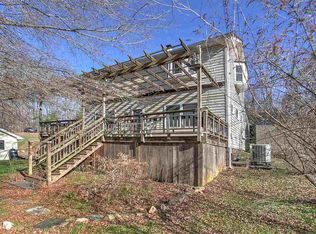 48 Hill Ln, Schuyler, VA 22969