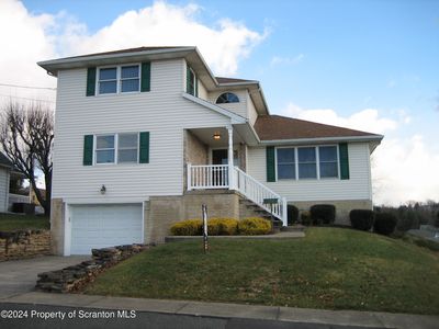 716 Crystal St, Peckville, PA, 18452