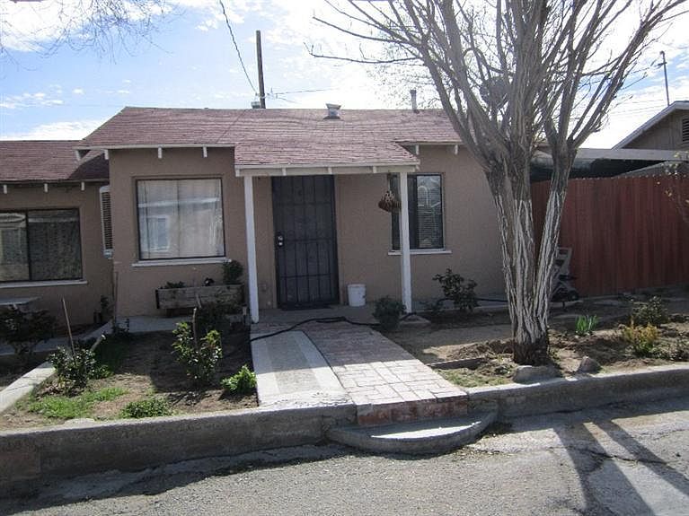 1st image of 16651 Tracy St