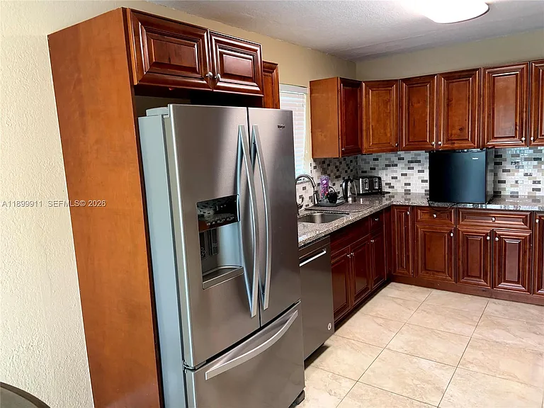 6407 SW 5th St — Photo 16
