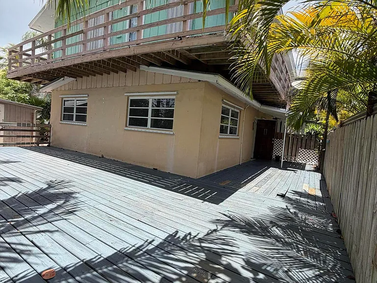 1614 Dennis St #B — Photo 1