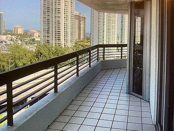 4th image of 3500 Mystic Pointe Dr APT 2707