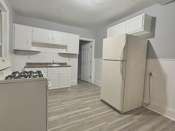 5th image of 1109 Nottingham Way