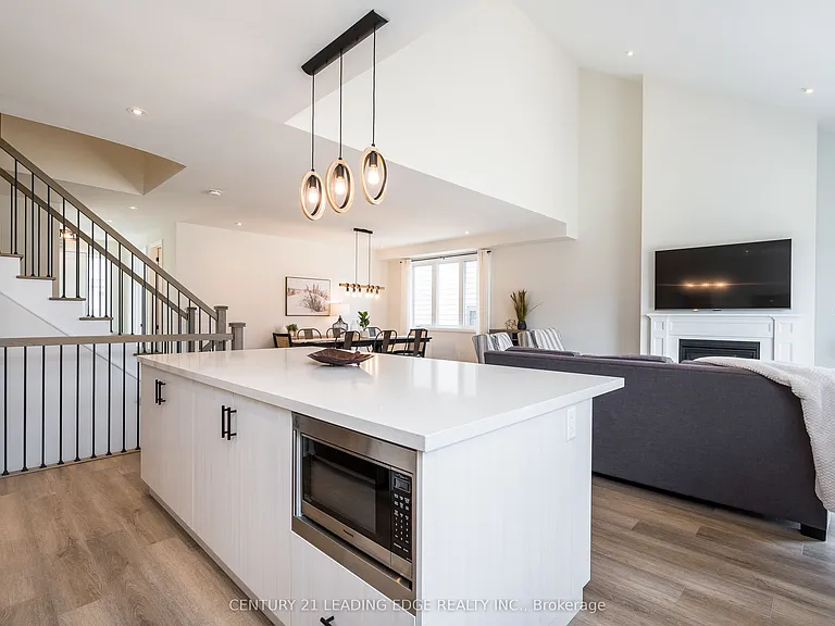 102 Reed Way — Photo 16