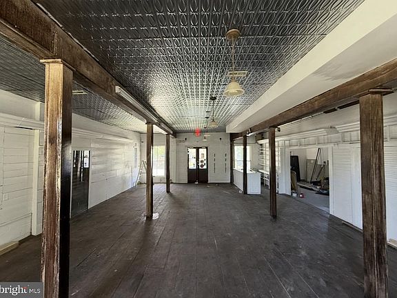 4th image of 23341 Frederick Rd