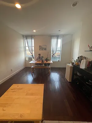 Rented by Nooklyn NYC LLC | media 21