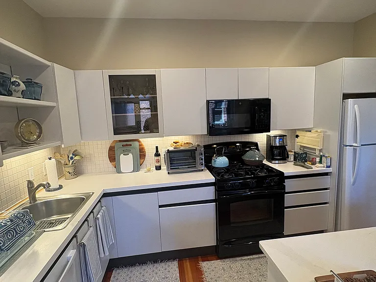 24 Beaufort Rd #3 — Photo 8