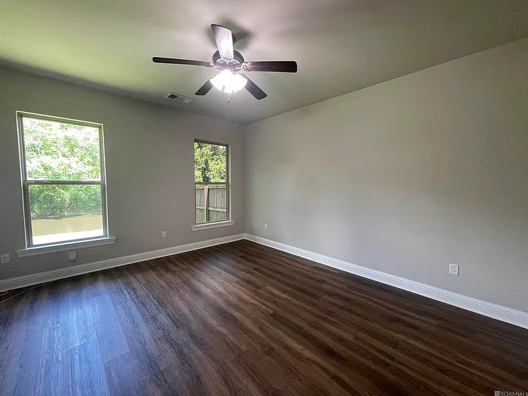 1303 Hickory Creek Dr — Photo 17