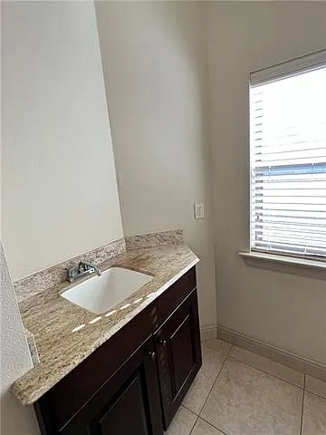 810 Lafitte St #105 — Photo 16