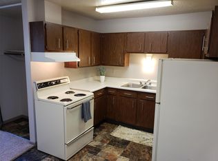 525 3rd St SW APT 101, Jamestown, ND 58401