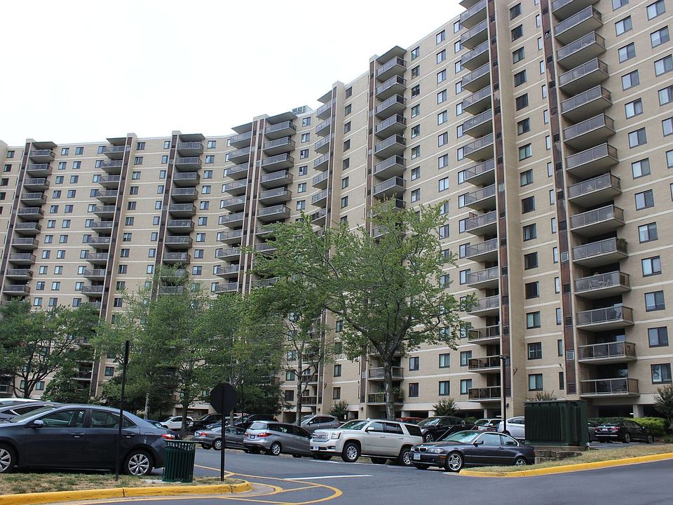 1st image of 307 Yoakum Pkwy APT 809