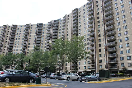 307 Yoakum Pkwy #809 Photo 1