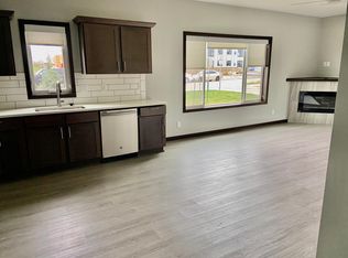 1041 NW Victoria Ln, Waukee, IA 50263