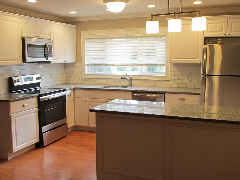 Kitchen / Living Room