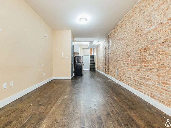 4th image of 261 Stanhope St #6L