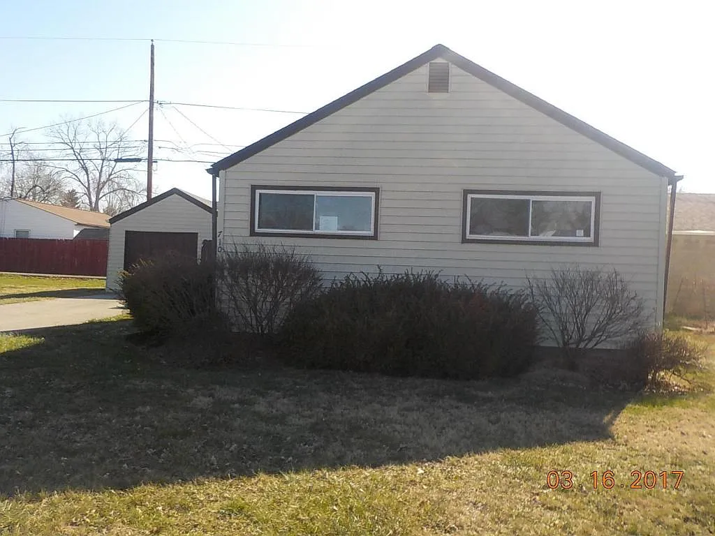 710 Pierce Ave photo 1