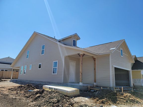 360 Fluttermill Loop Interior Image 5