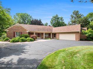 708 Applegate Ln, East Lansing, MI 48823