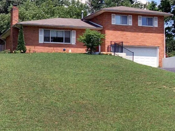 3250 Darracq Cir, Columbus, OH 43223