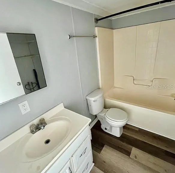 225 Adams St #A — Photo 7