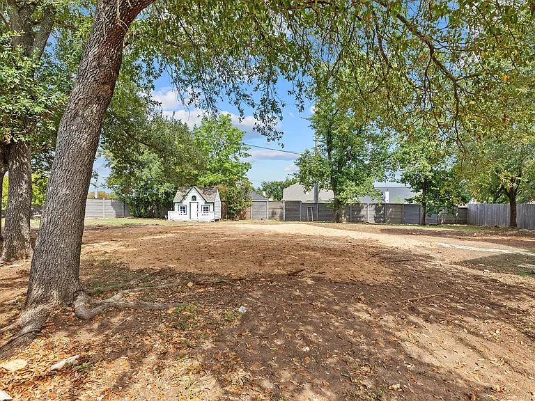 16802 Bailey Jean Dr — Photo 35
