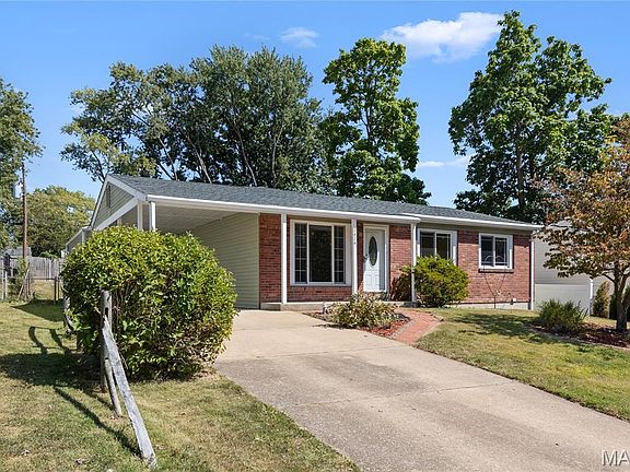 2nd image of 2826 Foxwood Dr