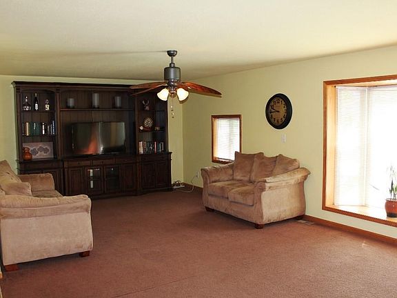 4th image of 2121 S Belmont Blvd