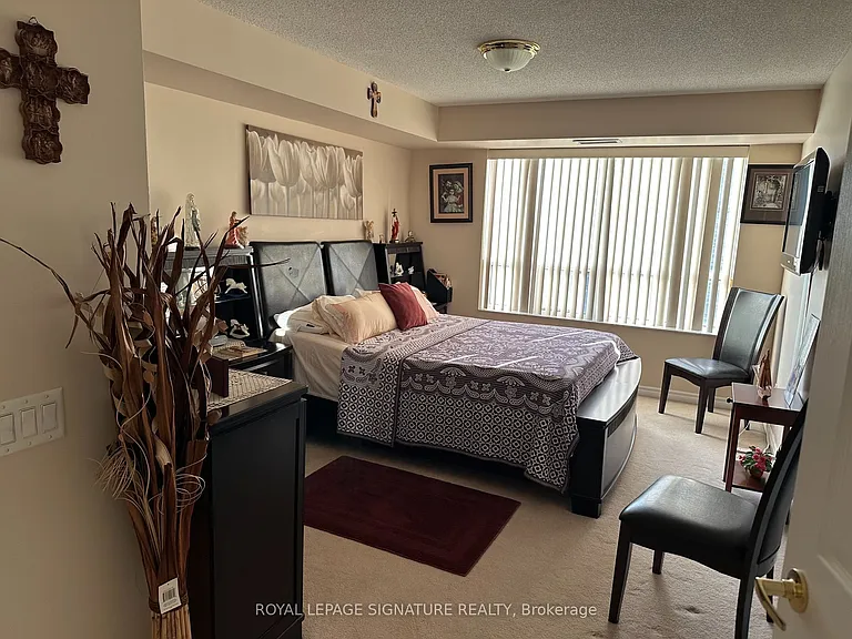 25 Kingsbridge Garden Cir #2219 — Photo 5