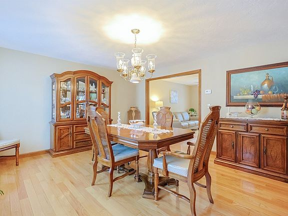 4th image of 18 Joseph Rd