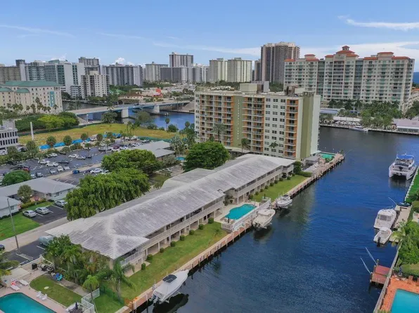 2866 NE 30th Street #9, Fort Lauderdale, FL 33306