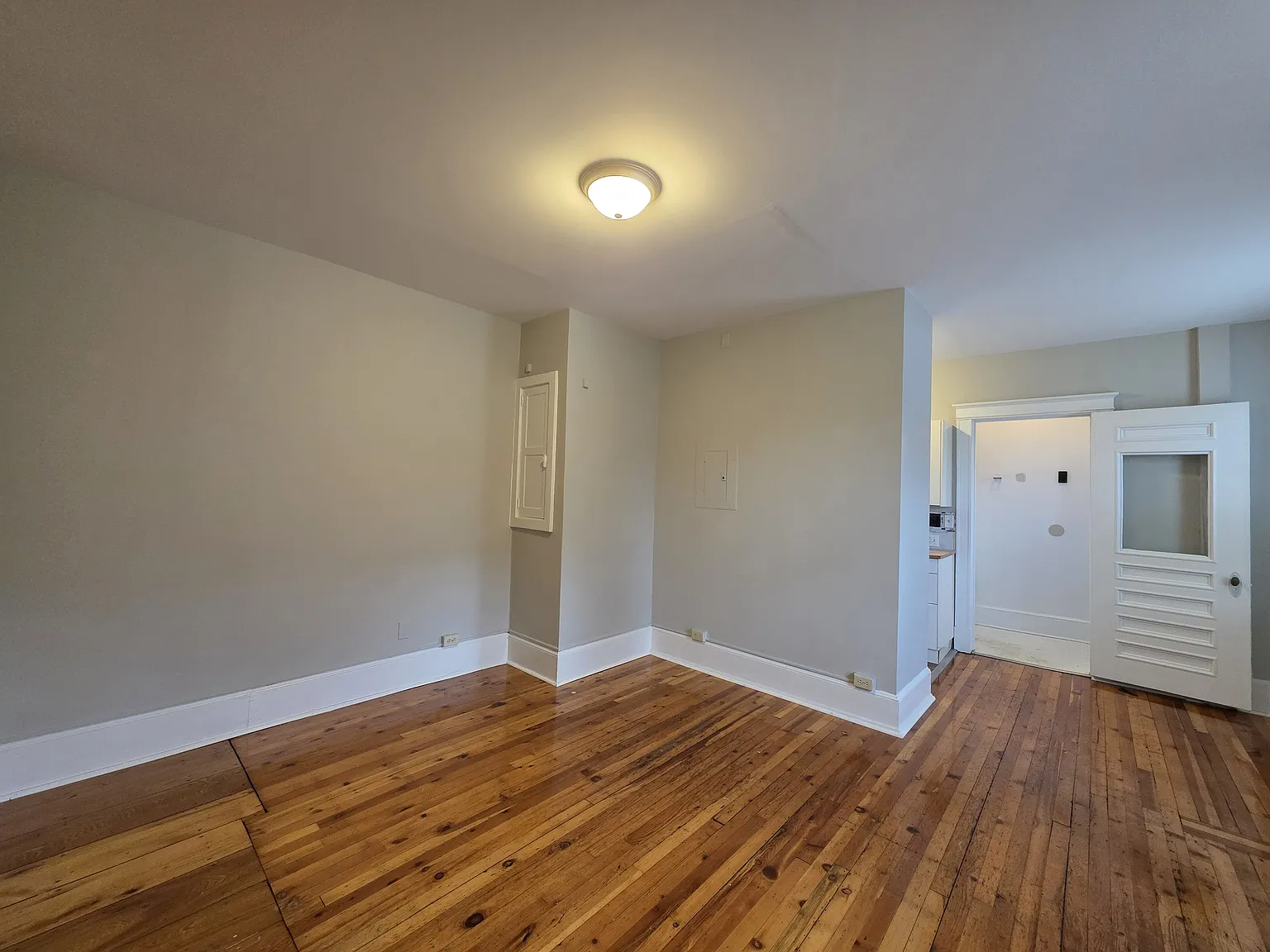 Studio, $1,500 — Photo 3