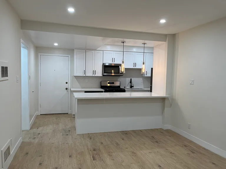 Mediterranean Apartments — Photo 19