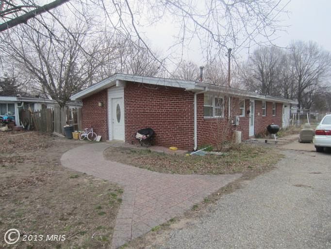 1st image of 303 Cathedral Pl