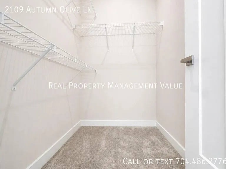 2109 Autumn Olive Ln — Photo 22