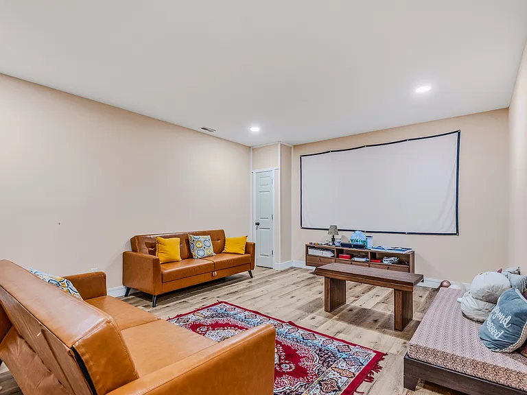 725 Greystone Ct — Photo 43