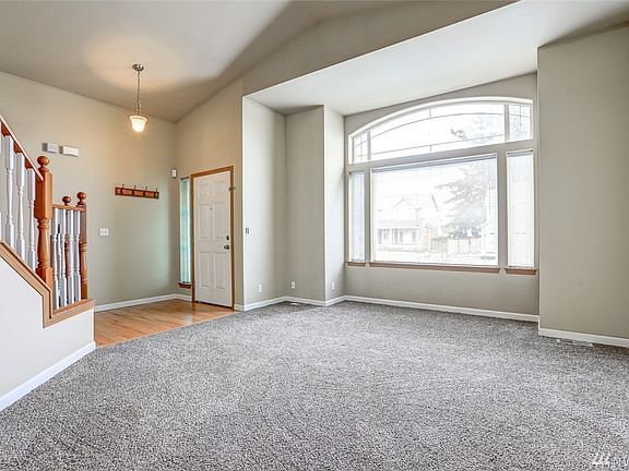 4th image of 19402 74th Ave E