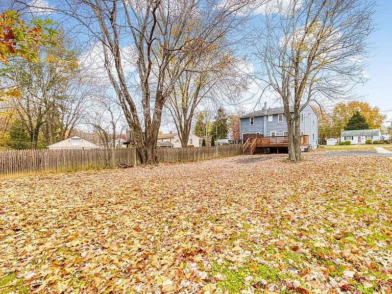 16 S Kelly Ave — Photo 29