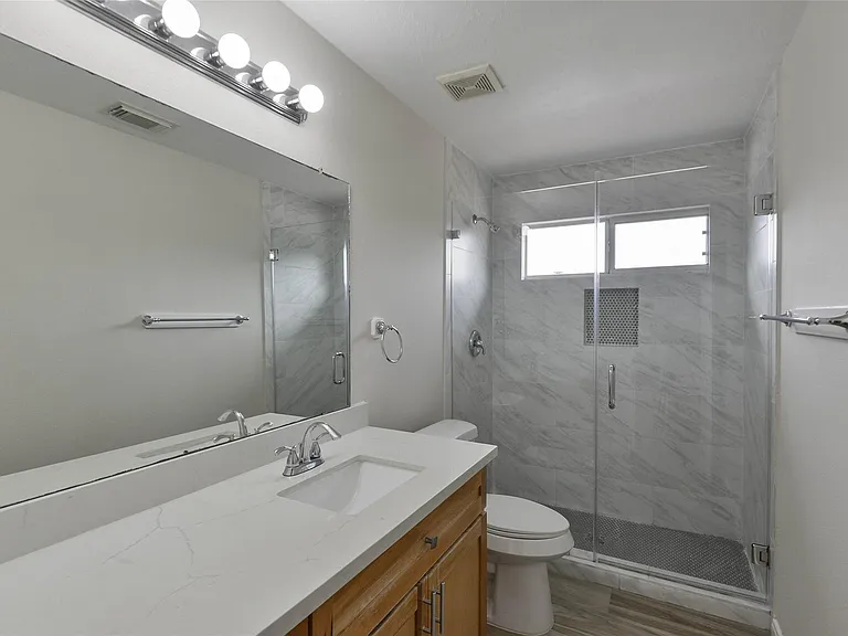 15707 Sandisfield Ln — Photo 26