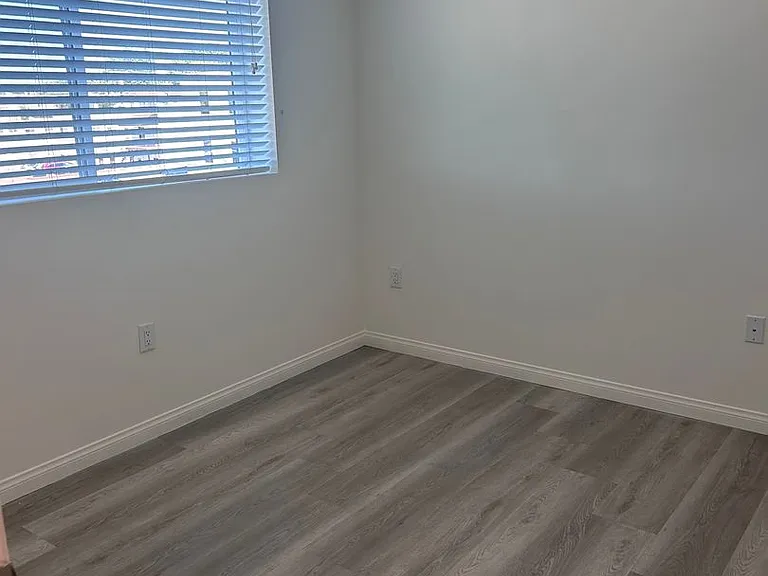 V on Victory Apartments — Photo 41