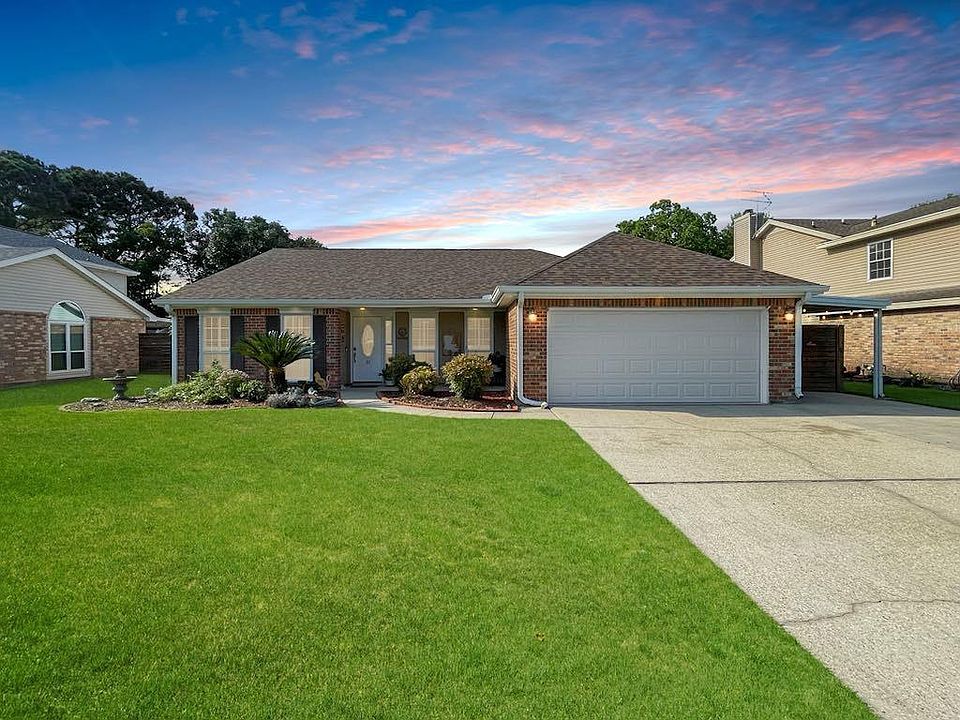 1st image of 153 Honeywood Dr