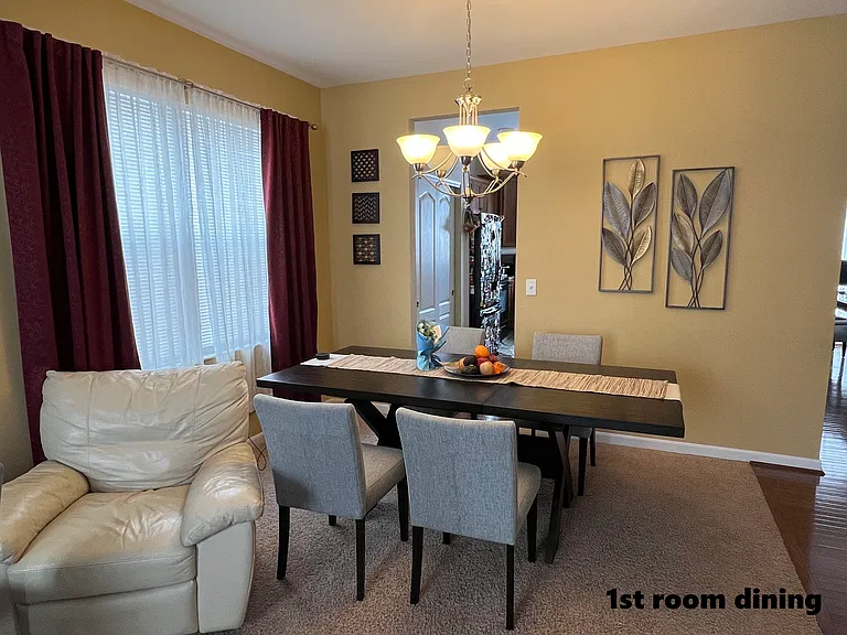 10210 Hamlet Ct — Photo 6