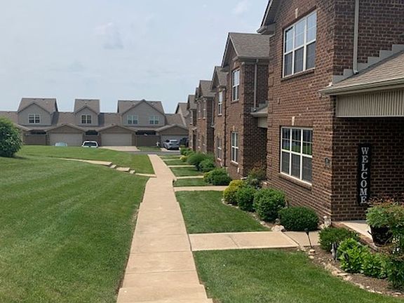 3rd image of 1308 Russell Springs Dr