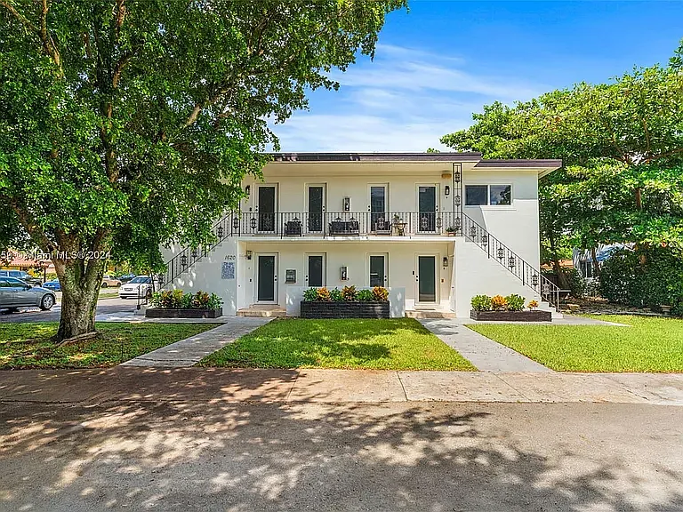 1620 SW 40th Ave #1 — Photo 32