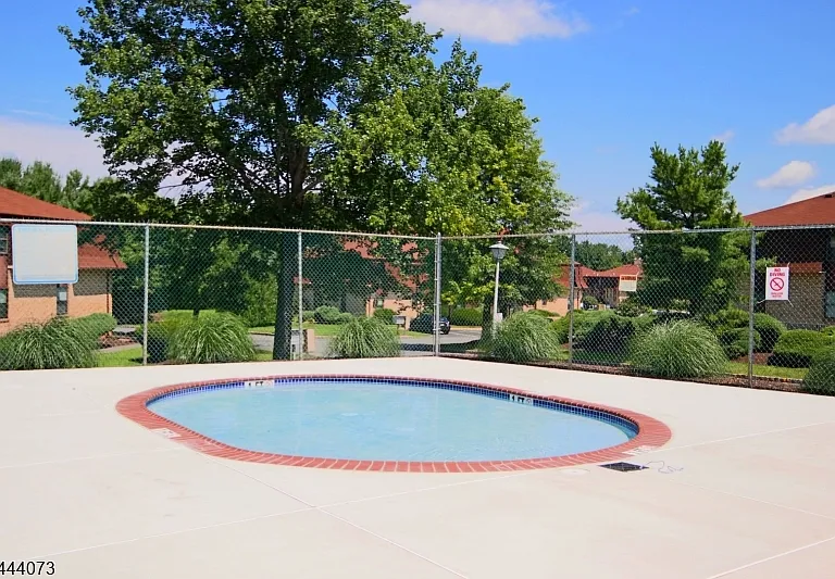 1404 Normandy Ct #1404 — Photo 30