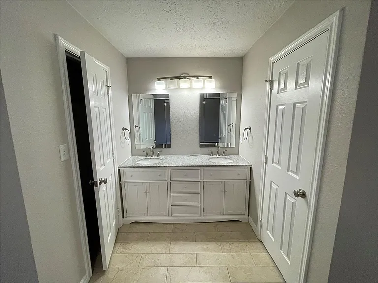 16510 Oxnard Ln — Photo 16